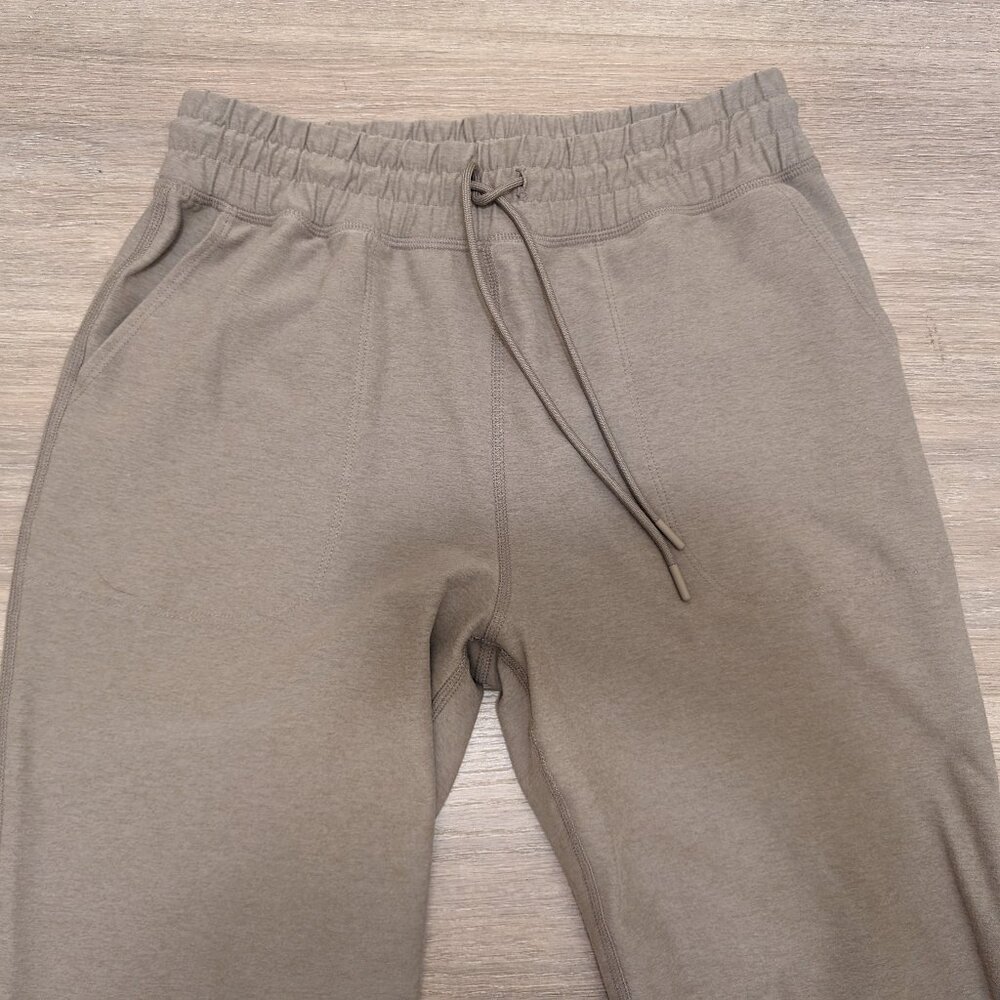 Beyond Yoga - Spacedye Commuter Midi Jogger XS in Birch Heather